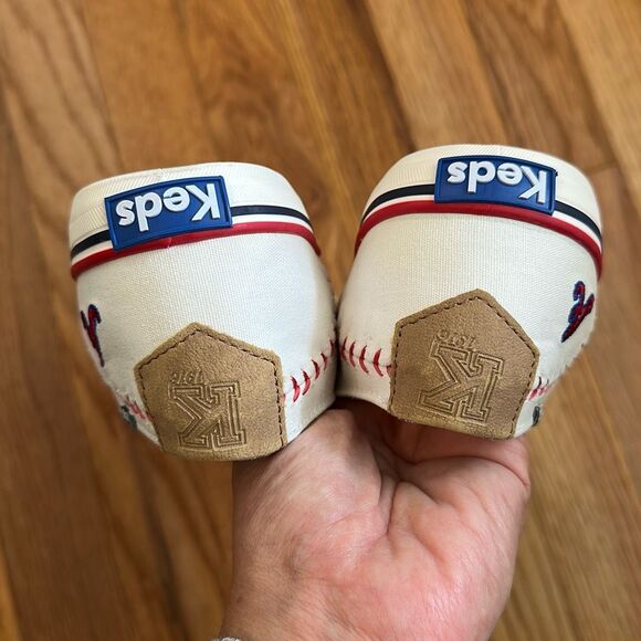 Keds Cream and Red Braves Baseball Stitch Sneakers size 10 - Picture 8 of 12